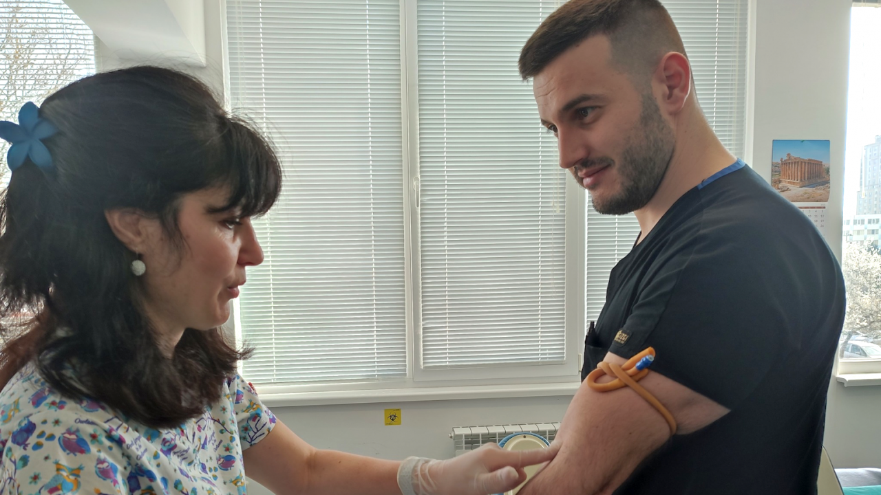 Лекари от УМБАЛ Бургас дариха кръв за пациентите си