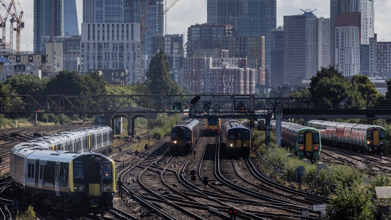 Поредна стачка спира движението на голяма част от влаковете във Великобритания