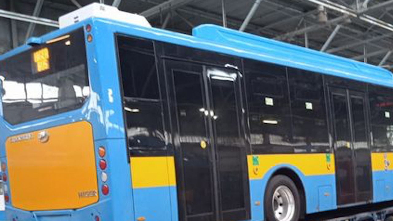 Нови нископодови автобуси пристигнаха в София