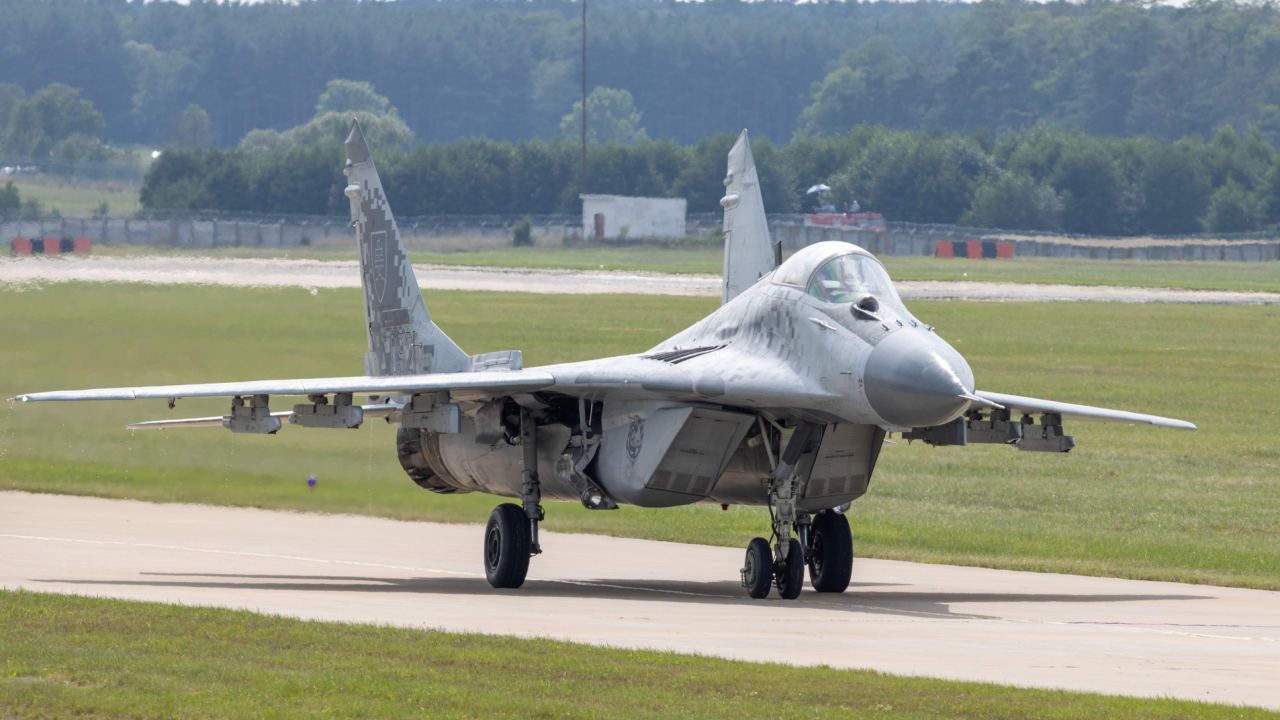 Словакия също дава изтребители МиГ-29 на Украйна