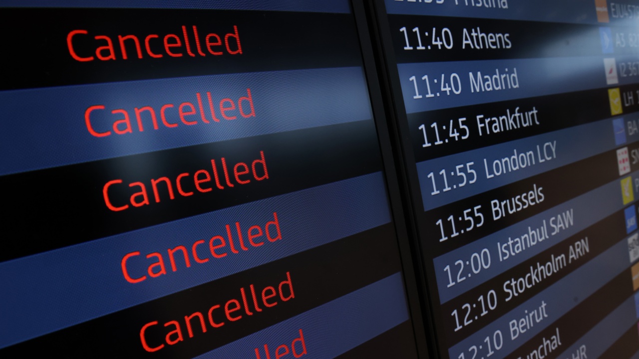 Стотици отменени полети заради стачките на германски летища