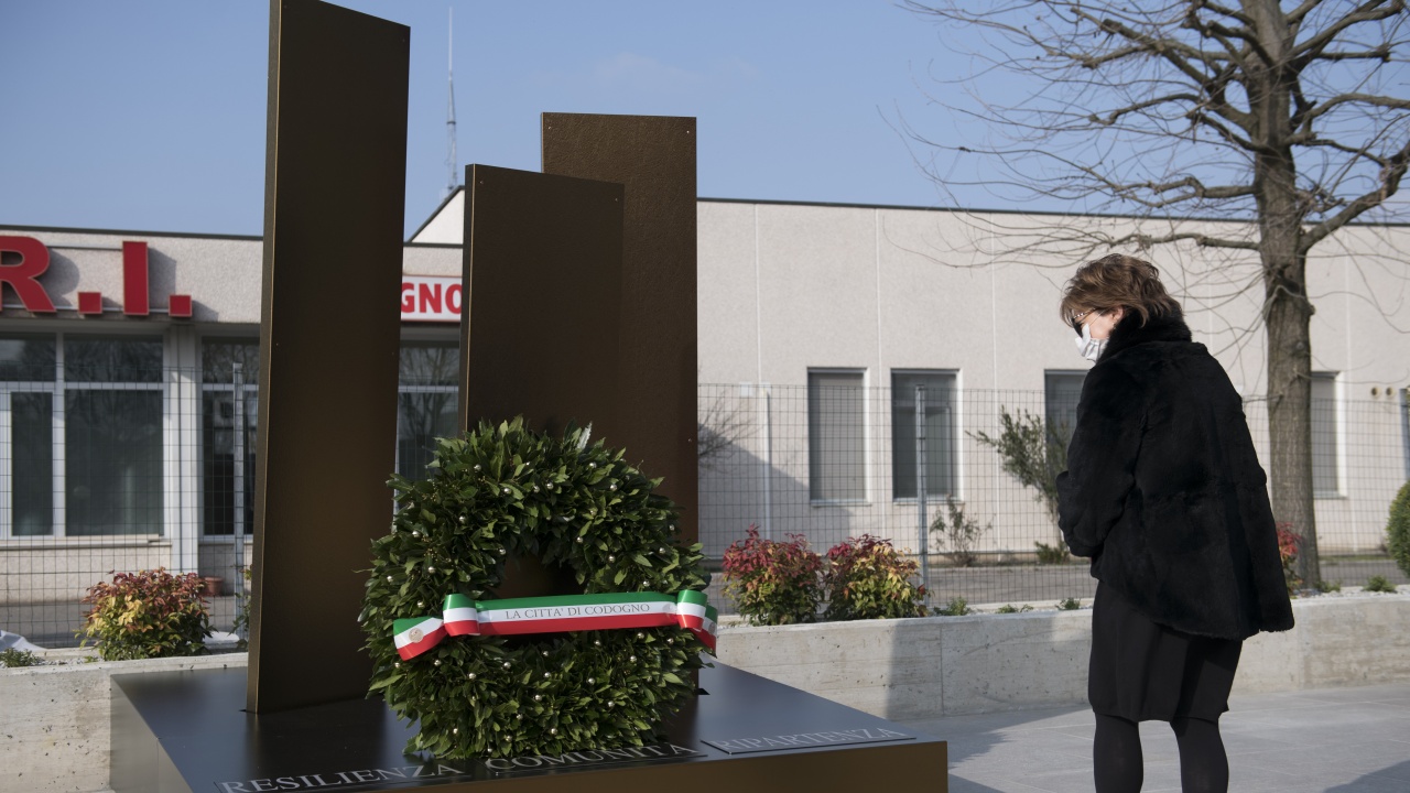 Италия си спомни за жертвите на пандемията от Ковид-19, предаде