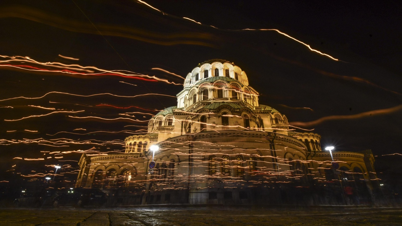 Храмът „Св. Александър Невски” е без осветление