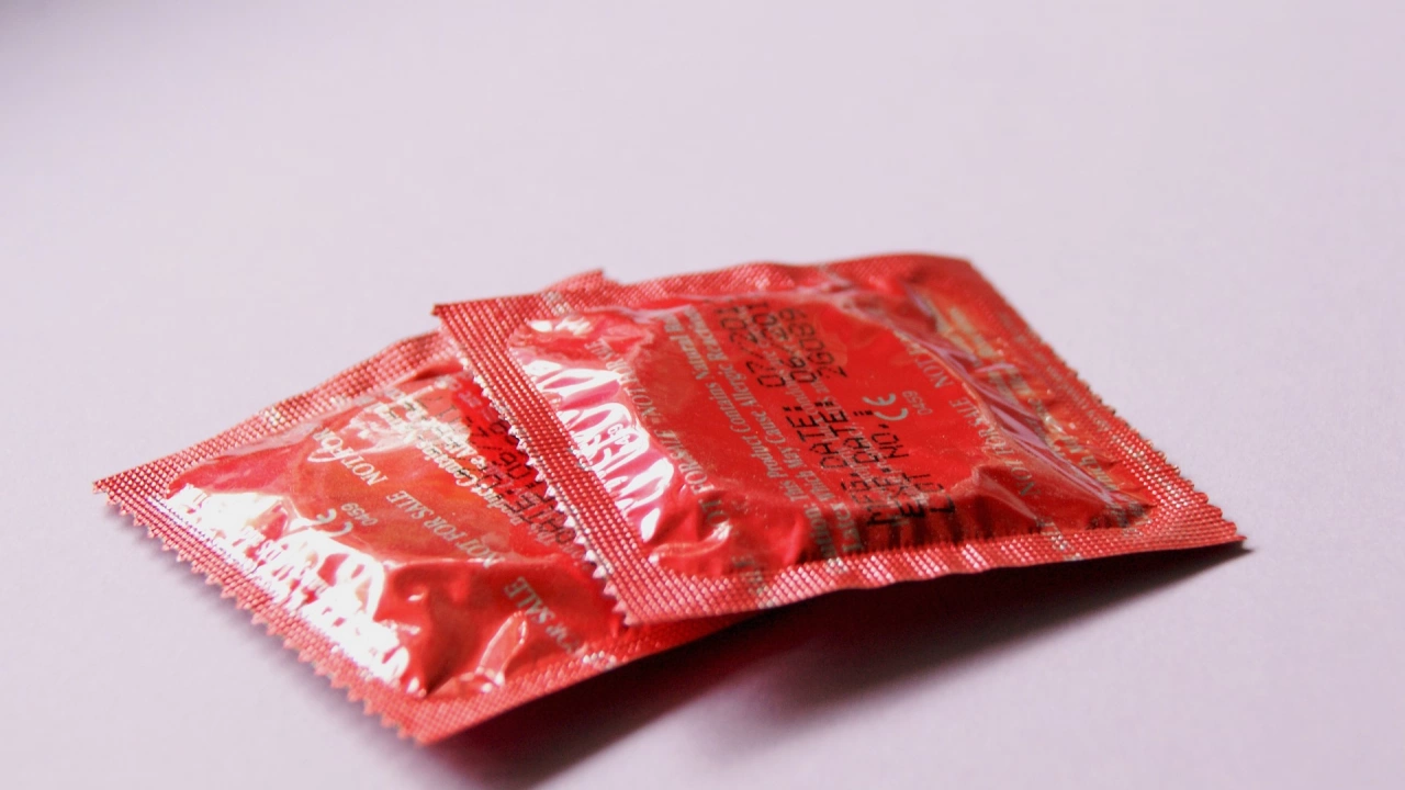 Нидерландец беше признат днес за виновен че е свалил кондома