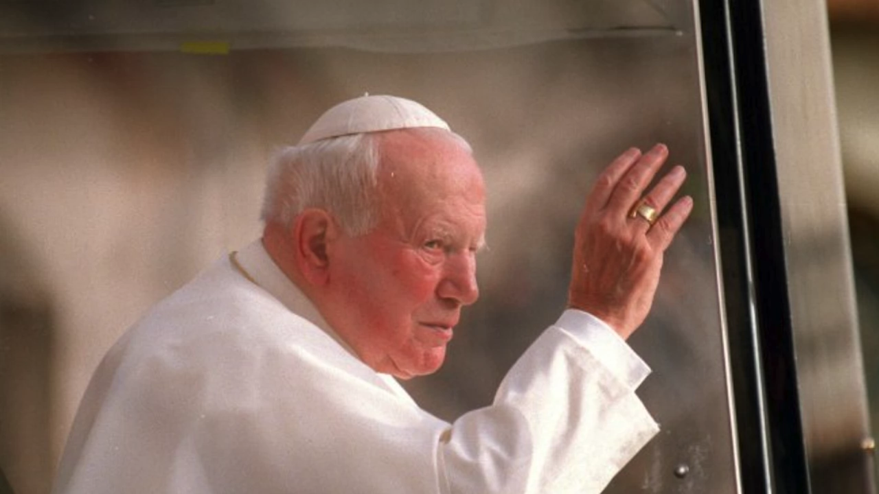 Полски документален филм твърди че папа Йоан Павел II е
