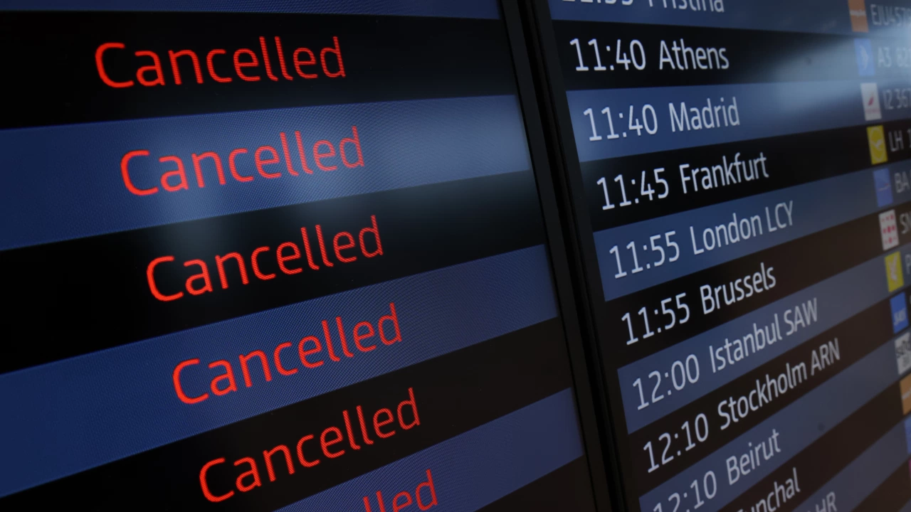 Стотици полети бяха отменени днес на няколко германски летища където
