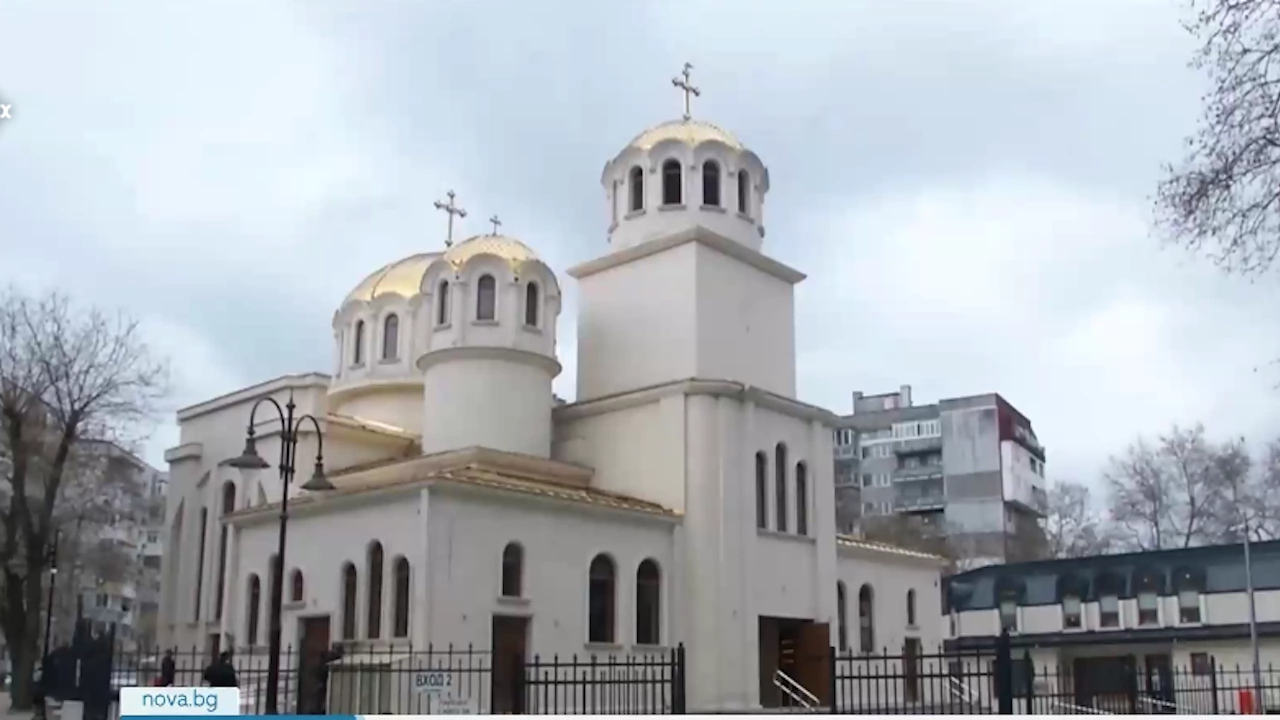 Грубо посегателство срещу църква във Варна Мъж хвърли коктейл Молотов
