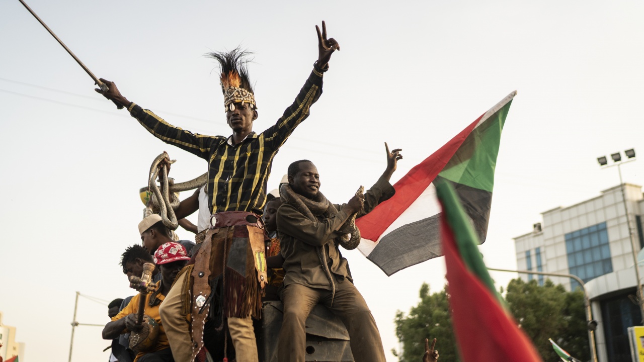 Военните и продемократичните сили в Судан се разбраха да започнат преход към цивилно управление на 11 април