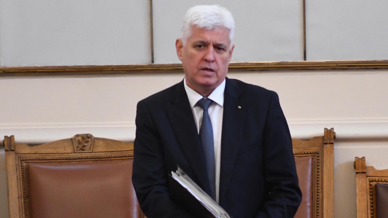 Министър Димитър Стоянов: България не подготвя предоставяне на допълнителна военна помощ за Украйна
