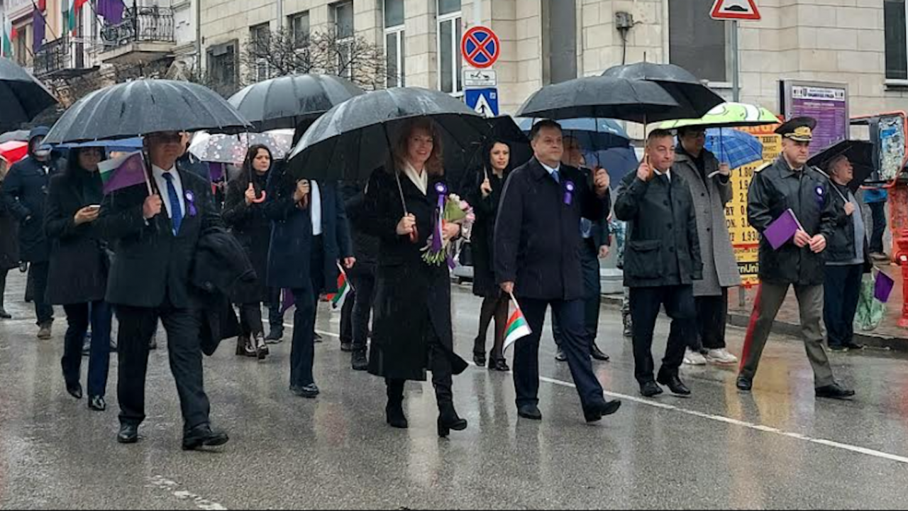 Йотова във Велико Търново: Българската памет не се нуждае от излишни фанфари