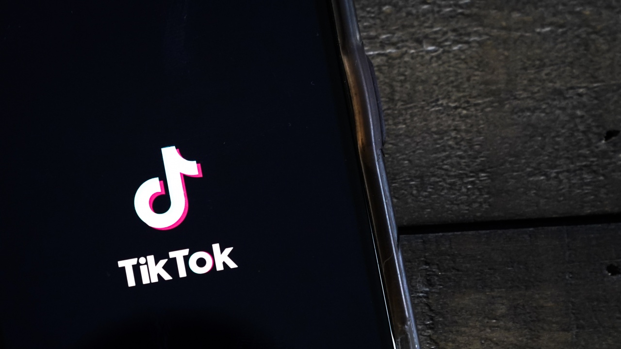 Франция ще забрани "ТикТок" за служебните телефони на държавните служители