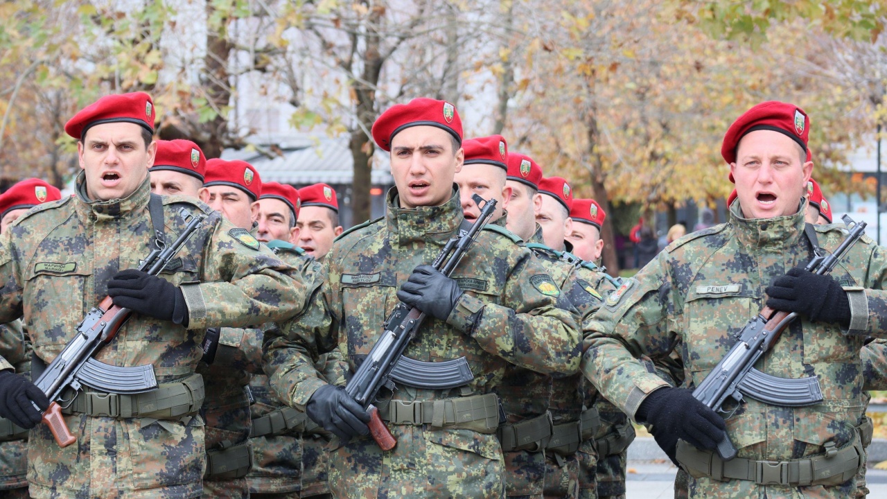 Министерство на отбраната и ВМЗ сключват договор за обновяване на боеприпаси за близо 350 млн. лева