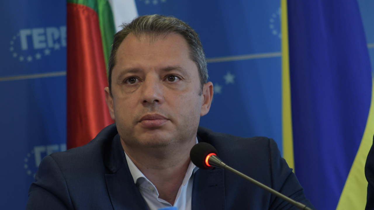 Делян Добрев: Няма да подкрепим кабинет на малцинството на ПП-ДБ
