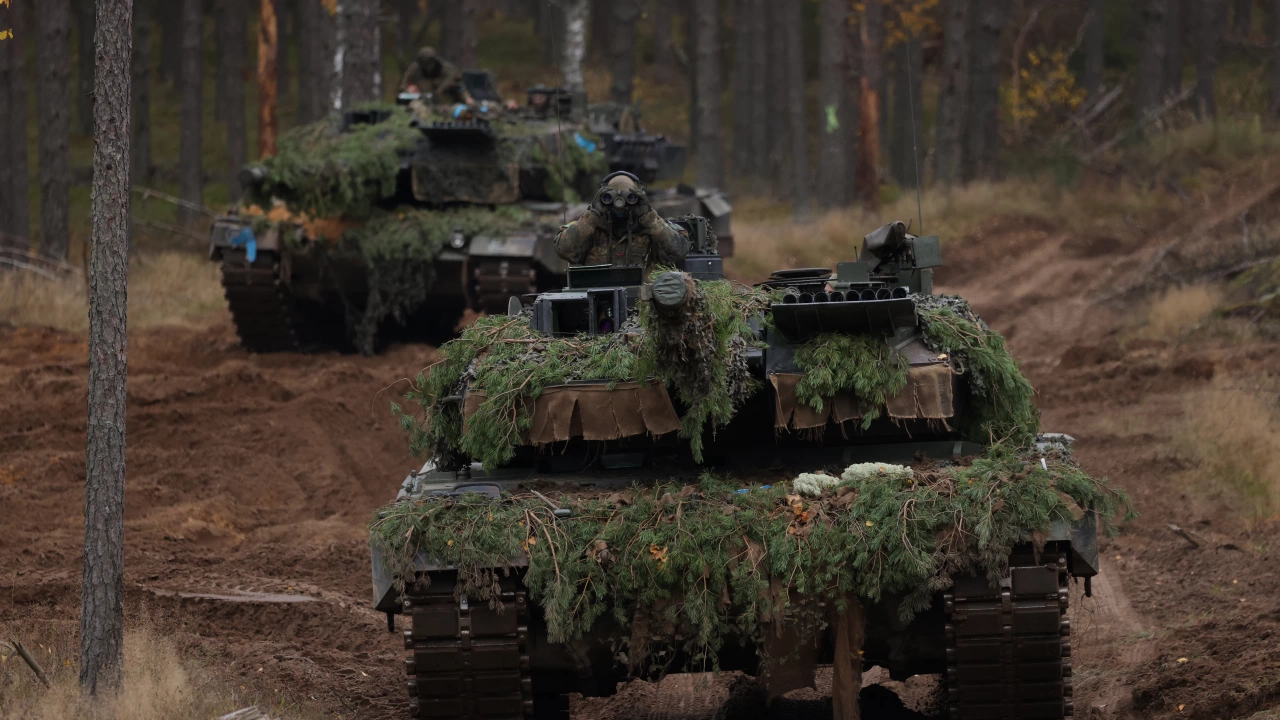 Норвегия достави осем танка Леопард 2 на Украйна за да