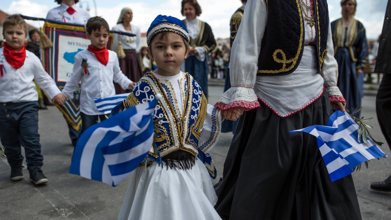 С традиционния военен парад в Атина в Гърция се отбелязва