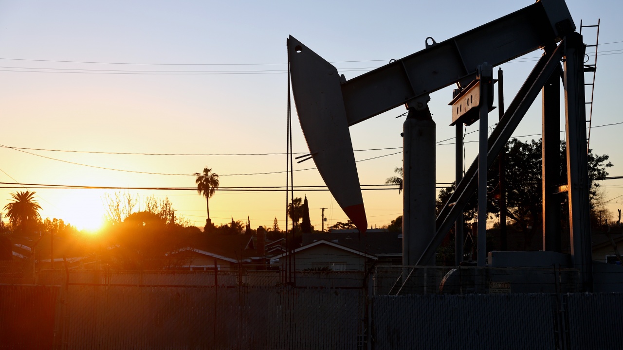 Цените на петрола растат трети пореден ден