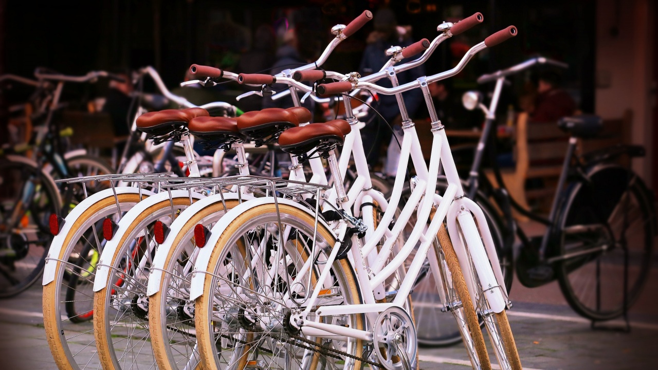 Стойки за полеви ремонт на велосипеди са поставени на две места в София