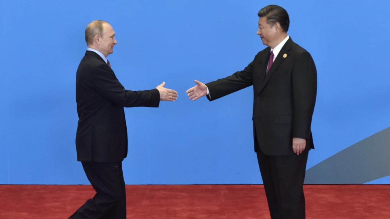 Китай склонен да си сътрудничи с Русия по военните въпроси