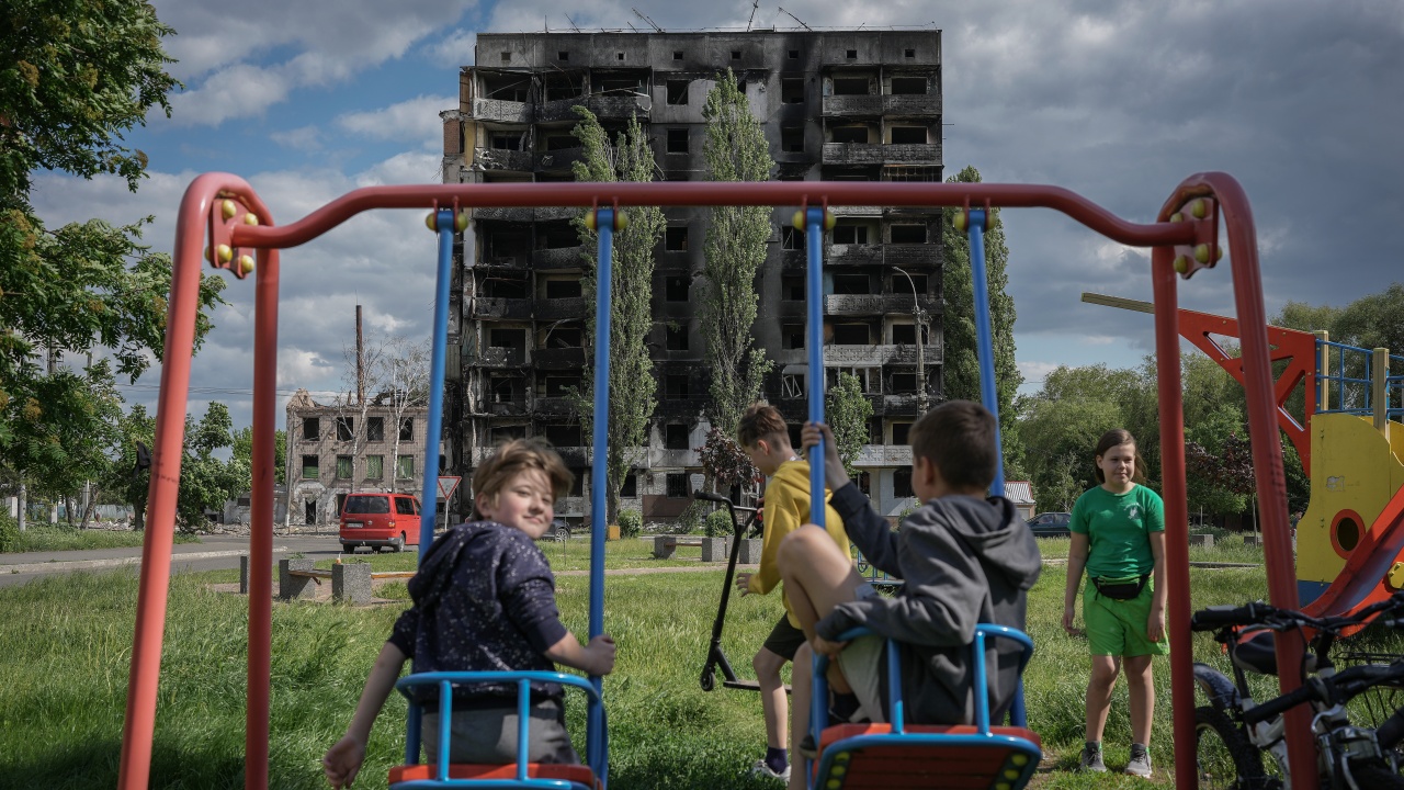 Игри и приказки помагат на украинските деца да се справят с травмите от войната