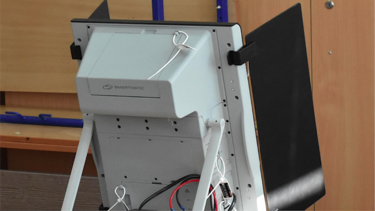 Избирателни секции в Смолянско имат проблеми с машините за гласуване