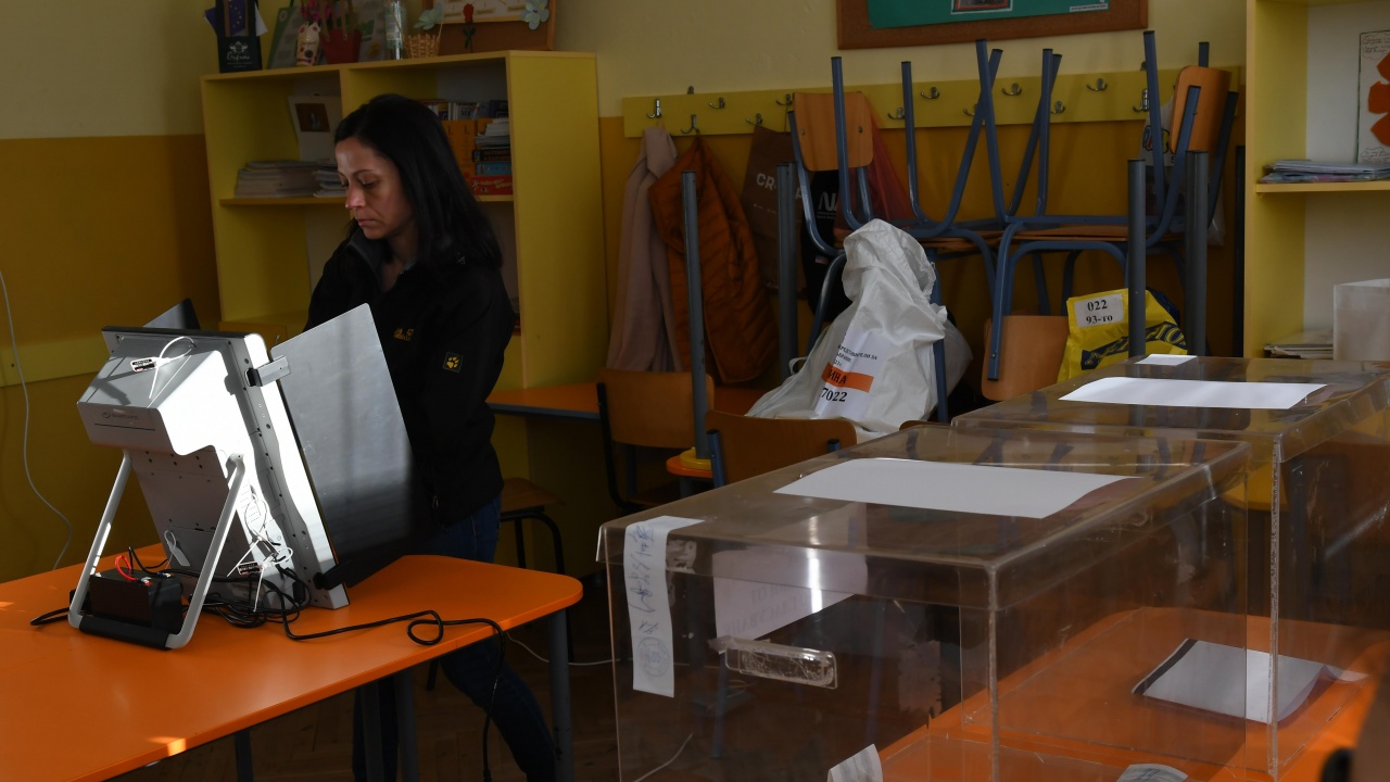 Расте броят на машините за гласуване, дали дефект в изборния ден