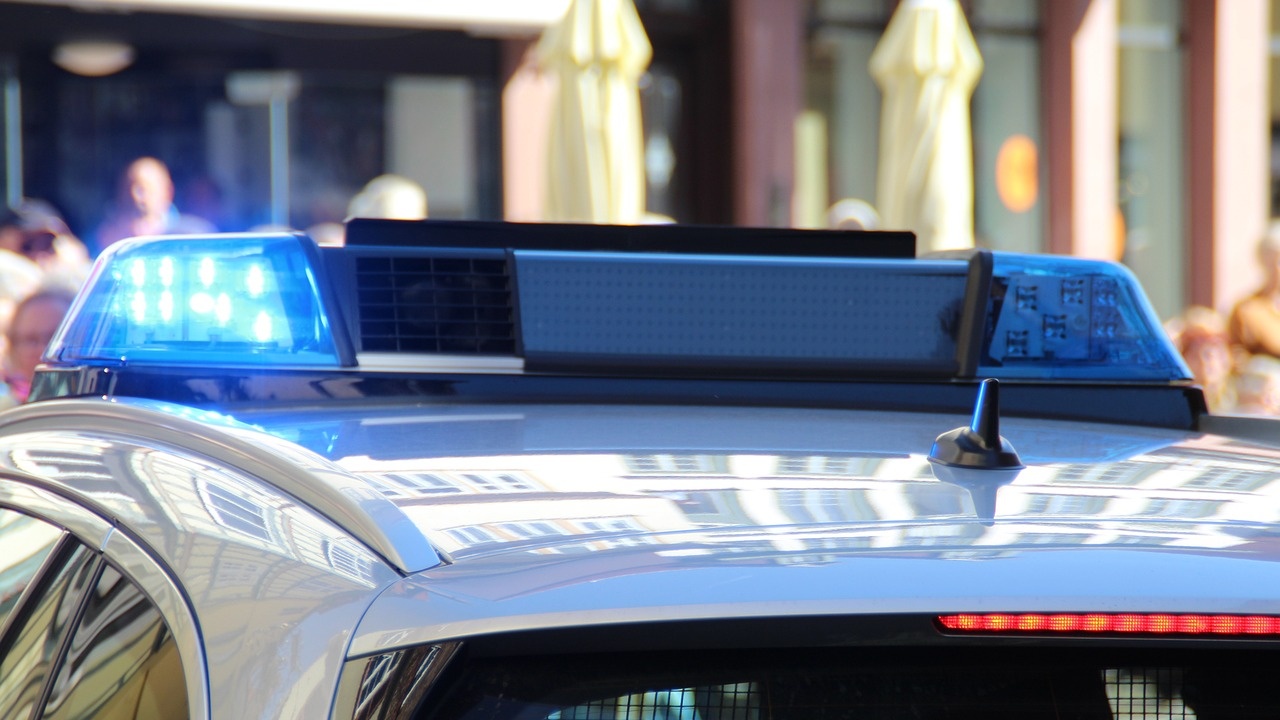 Двама полицаи от Стамболийски са нападнати и ранени по време на служба