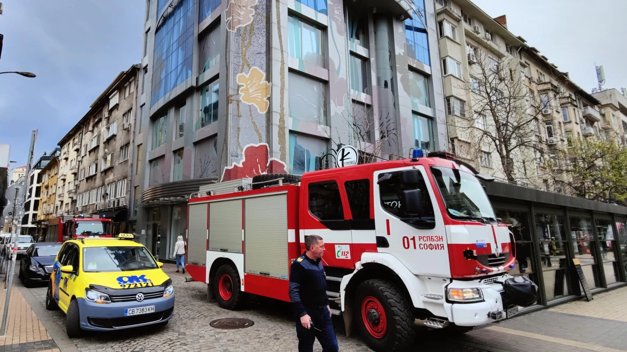 Сигнал за пожар на ъгъла между бул Витоша и ул Денкооглу