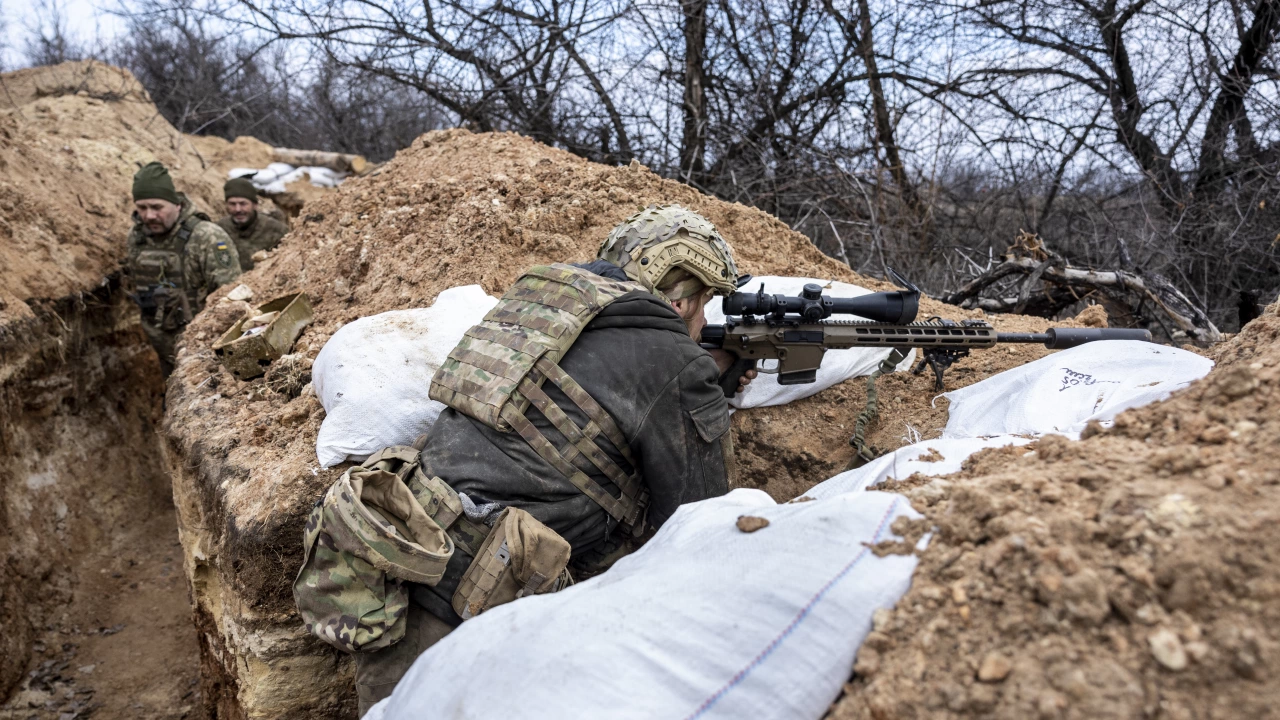 Командващият сухопътните войски на Украйна днес заяви че войските му