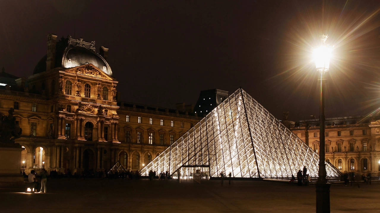 Лувърът затваря врати Прочутият парижки музей няма да работи днес
