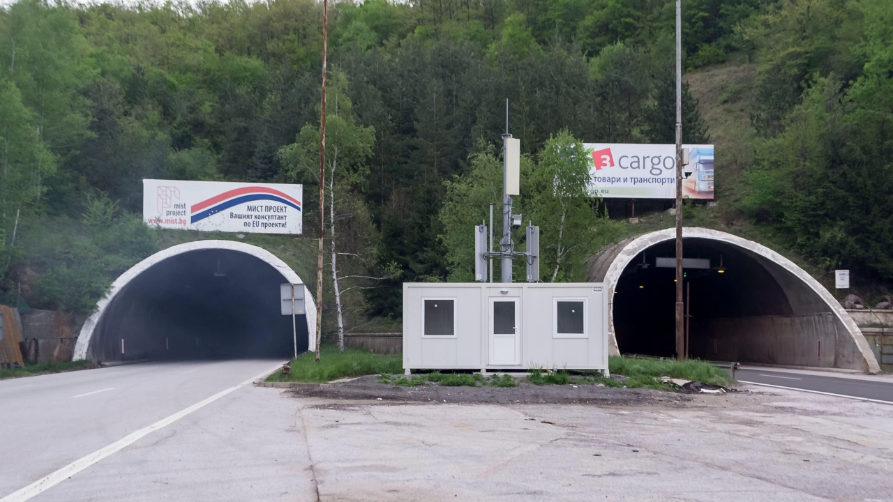 Възстановено е електрозахранването в тунел Мало Бучино на автомагистрала АМ
