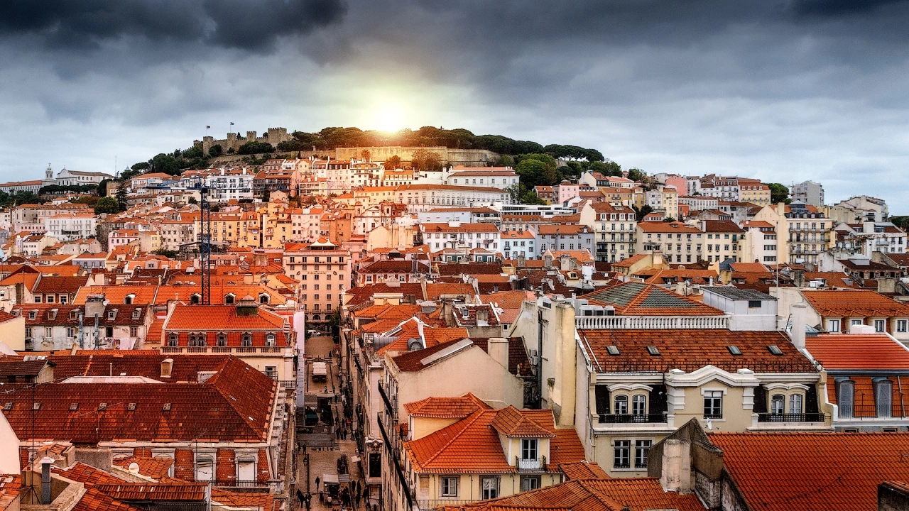 Хиляди португалци излязоха на по улиците на Лисабон и други
