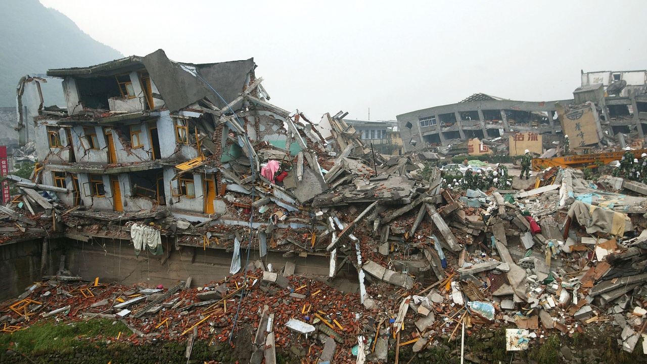 Землетрясение гвинея. Землетрясение в Ганьсу и Шэньси. Землетрясение в Шэньси 1556. Китайское землетрясение 1556.
