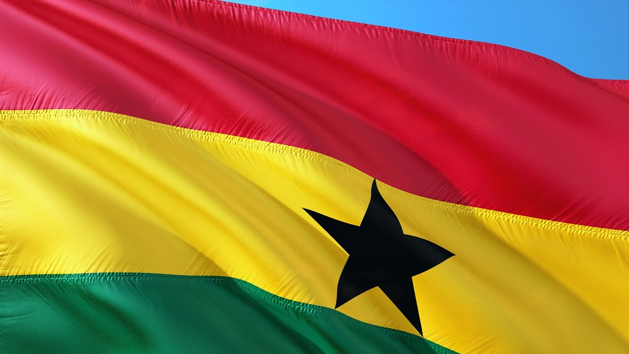 Президентът на Република Гана - Нана Акуфо-Адо, се моли за