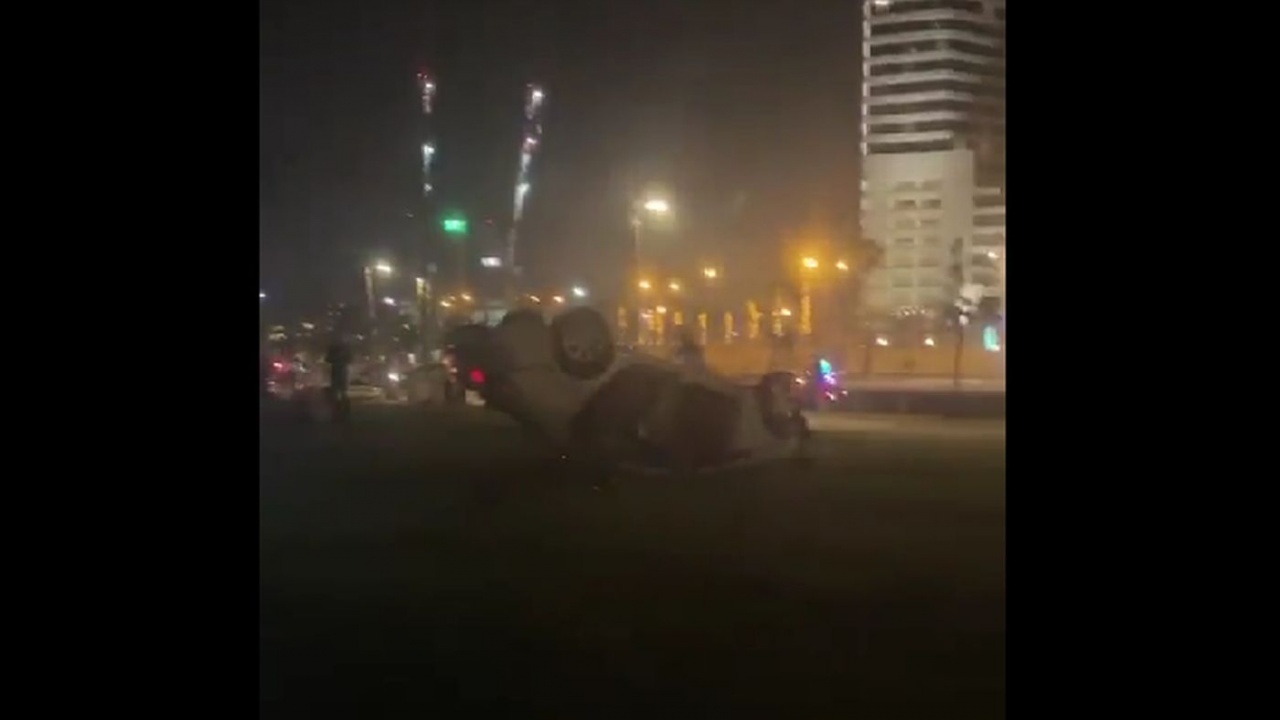 Кола се вряза в група чуждестранни туристи на крайбрежна алея в центъра на Тел Авив