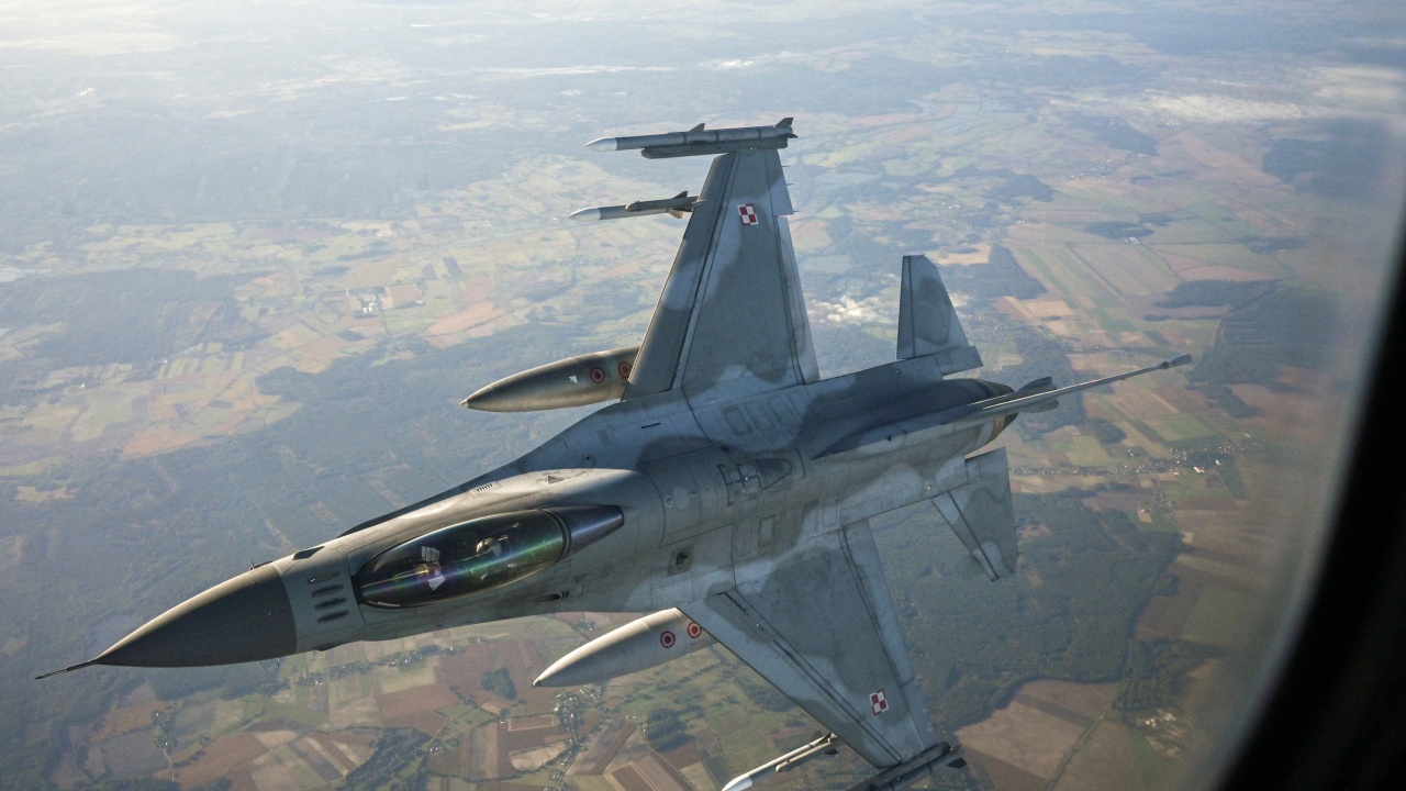 Естония готова да купи изтребители F-16 за Украйна