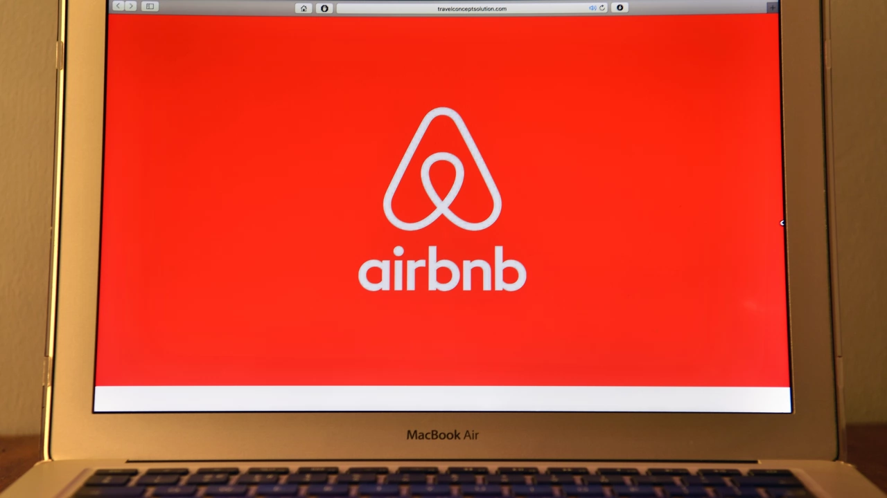 Акциите на Еърбиенби Airbnb се сринаха с цели 6 на