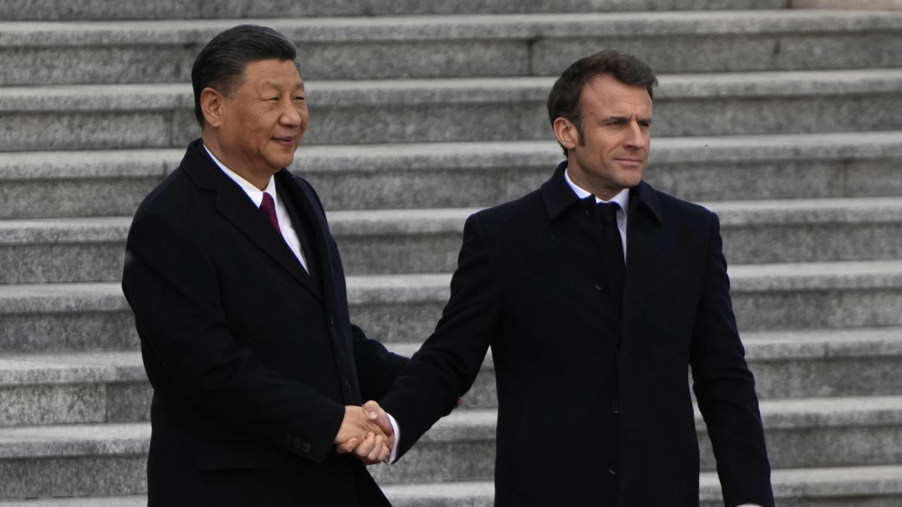 Президентът на Китай Си Цзинпин се ангажира пред френския президент