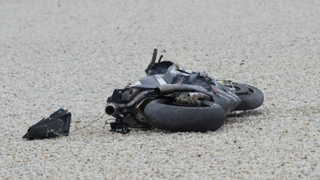 Мотоциклетист е в болница след катастрофа на оживено кръстовище в Плевен