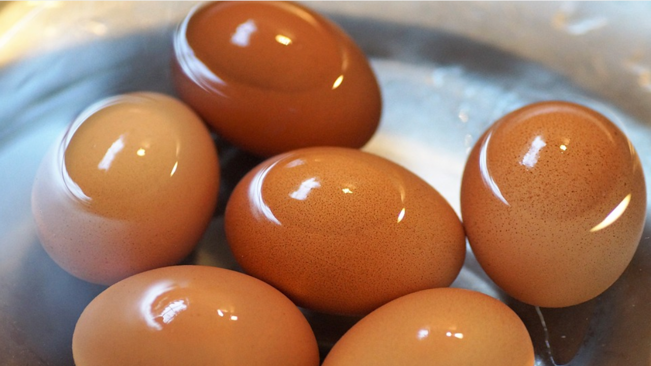 Как да сварим яйцата за Великден, без да се спукат