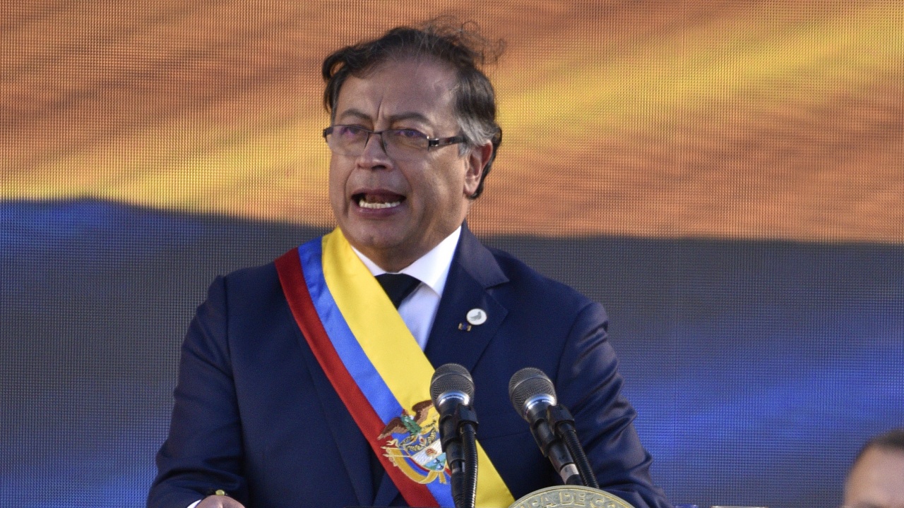 Екзорсизъм взе главата на шефа на колумбийската полиция