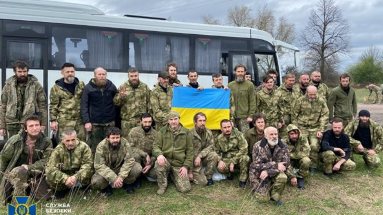 Украйна и Русия проведоха голяма Великденска размяна на пленници, съобщи