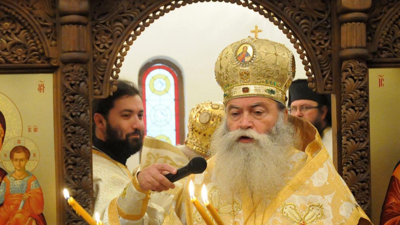 Ловчанският митрополит Гавриил: Нека светлината на Христовата пасха изпълва домовете и сърцата