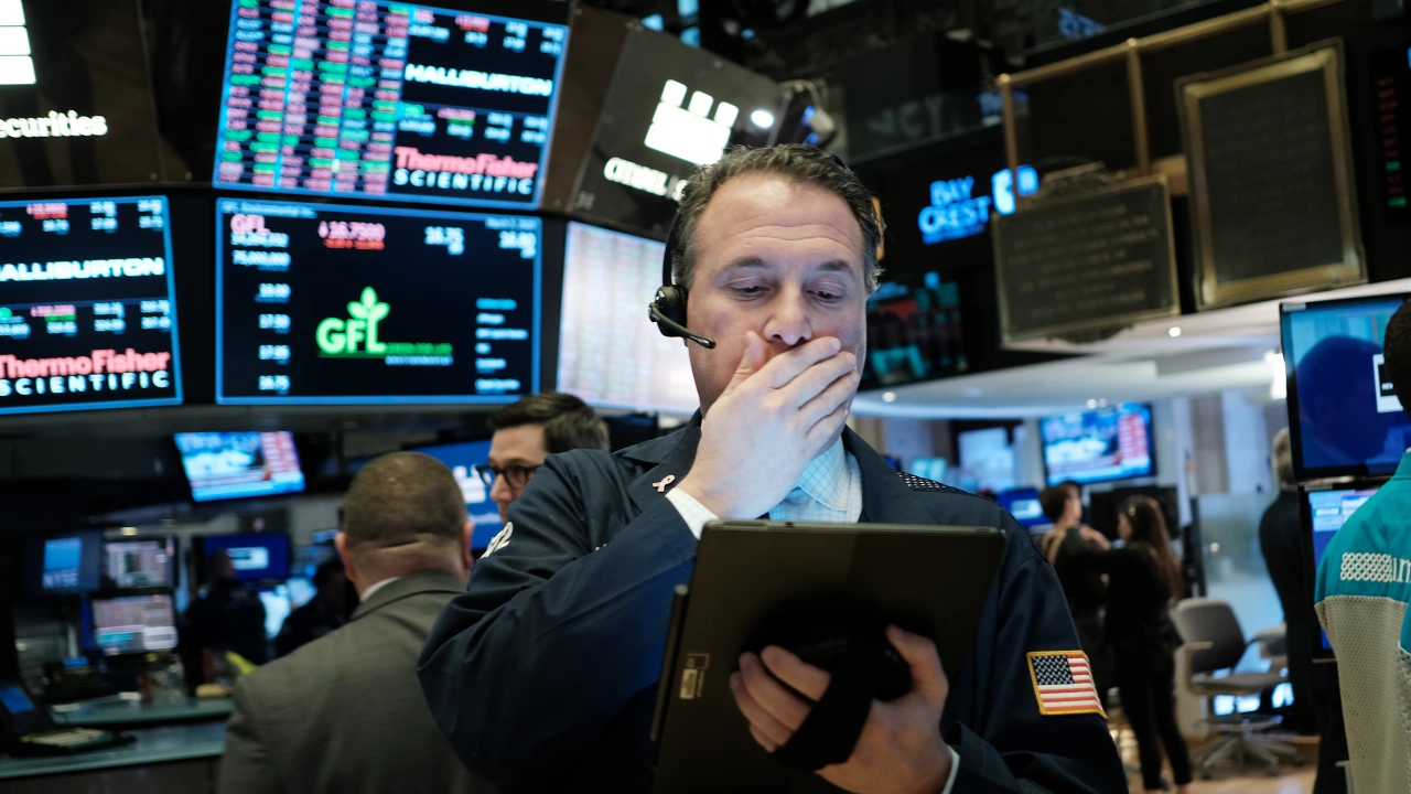 Нюйоркската фондова борса отвори със спад днес след публикуваните в
