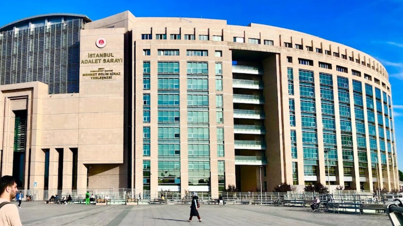 Окръжният наказателен съд в Истанбул потвърди днес присъда от 8658