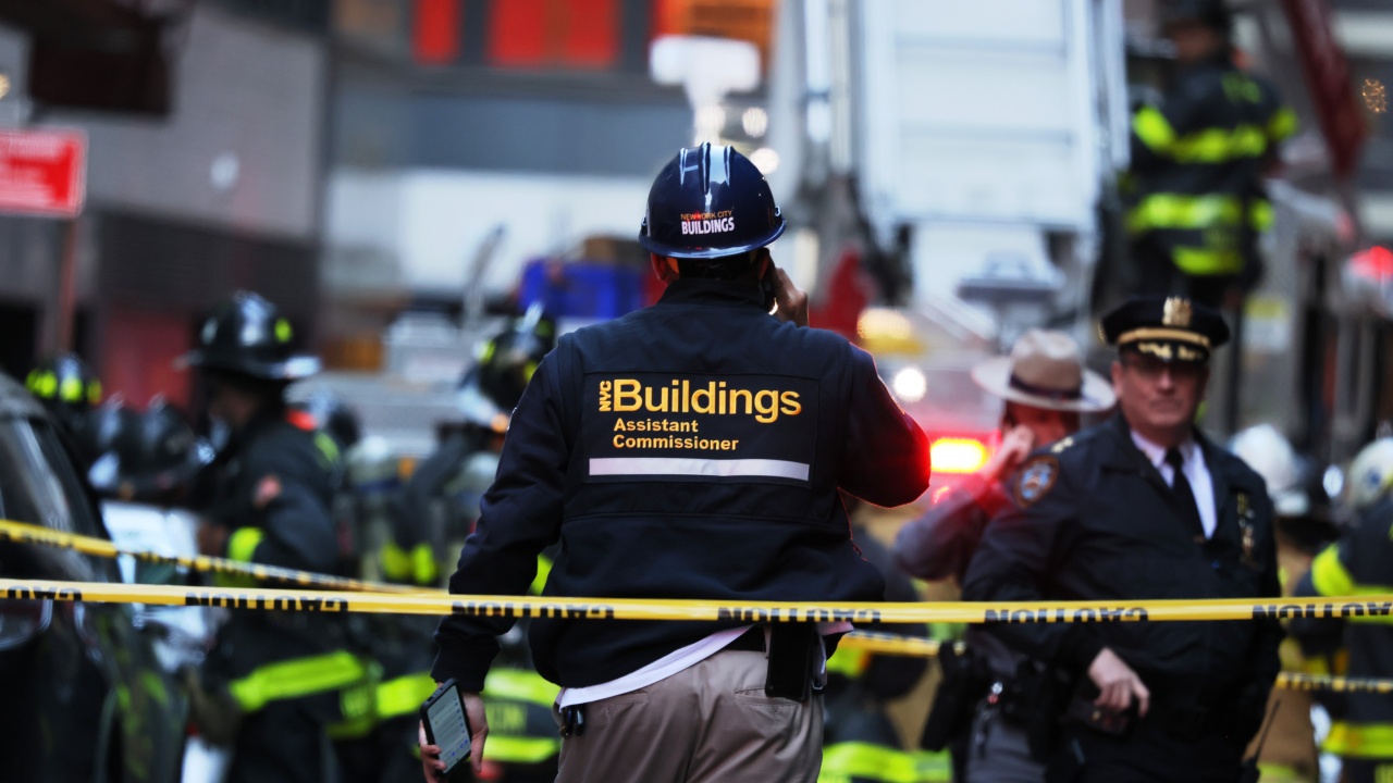 Четириетажен паркинг се срути във вторник в долната част на Манхатън