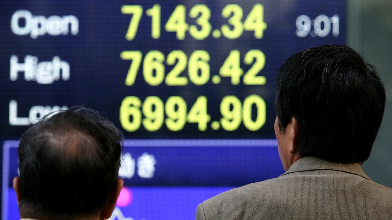 Токийската борса прекъсна осем поредни дни на печалби, Уолстрийт не намери единна посока