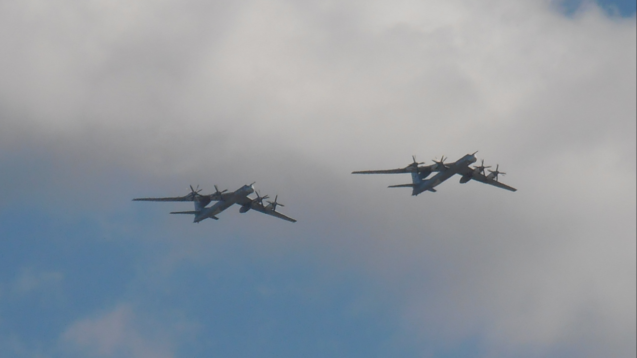 Два руски бомбардировача Ту-95 доближиха Аляска