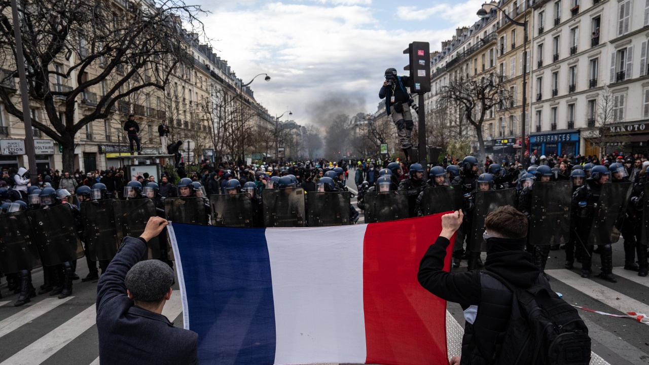 Протестиращите във Франция нахлуха в сградата на "Юронекст"