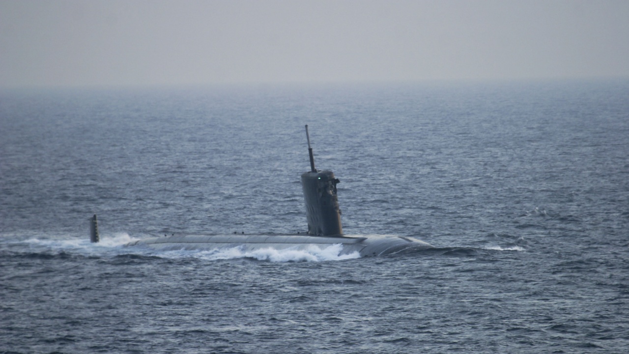 Иранските ВМС принудили подводница на САЩ да излезе на повърхността