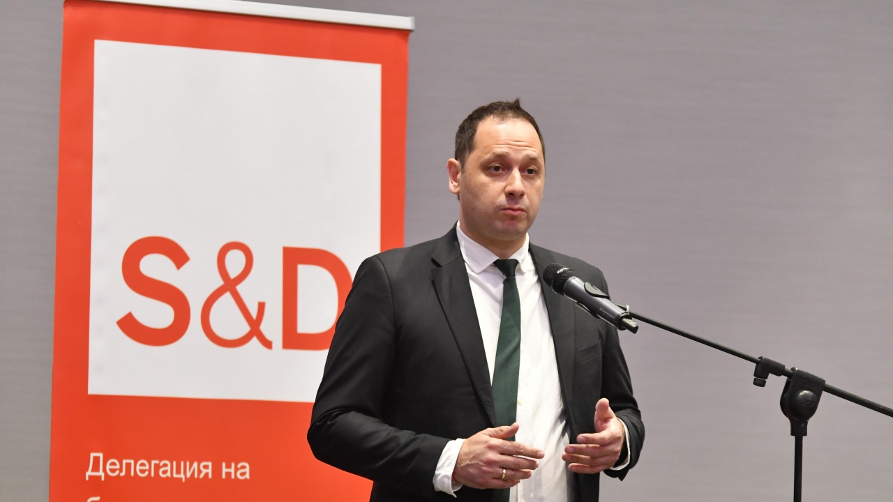 Витанов: Законът за изкуствения интелект предстои да бъде гласуван в ЕП през юни